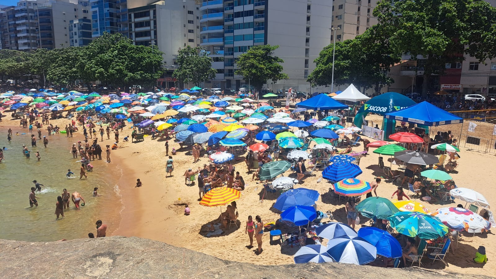 Leia mais sobre o artigo Guarapari entre as 8 cidades que mais gerou emprego este ano, atraindo novos investimentos