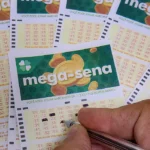 Mega-sena volta a acumular e pode pagar R$ 18 milhões na próxima terça