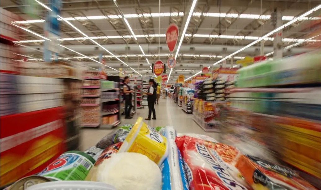 Leia mais sobre o artigo Apesar dos juros, consumo das famílias foi motor da economia no 2º tri