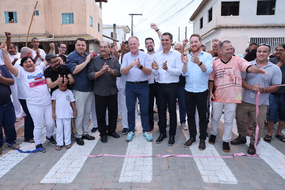 Leia mais sobre o artigo Governo do Estado inaugura obras de infraestrutura e anuncia novos investimentos em Marataízes