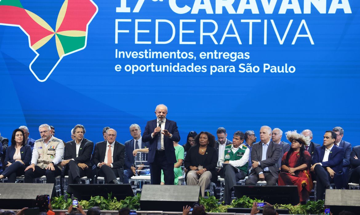 Leia mais sobre o artigo Lula questiona BC sobre corte da Selic: “esperava pelo menos 0,5%”