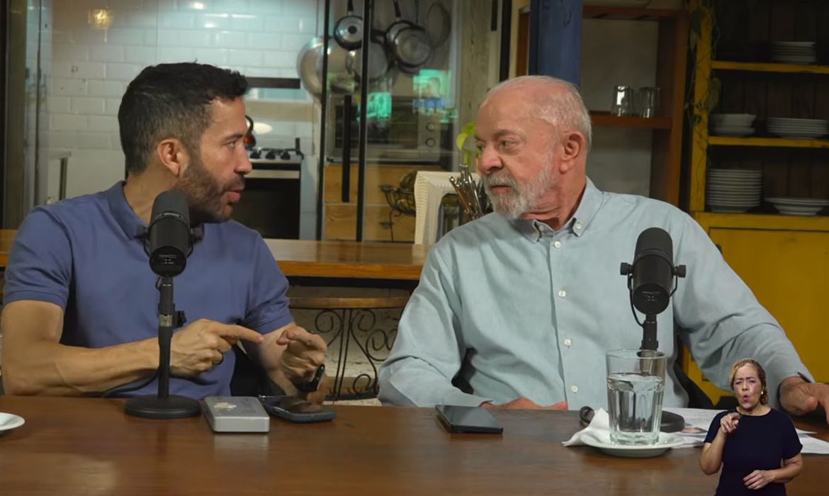 Leia mais sobre o artigo Lula participa de live do “exército” e estimula ida de idosos às urnas